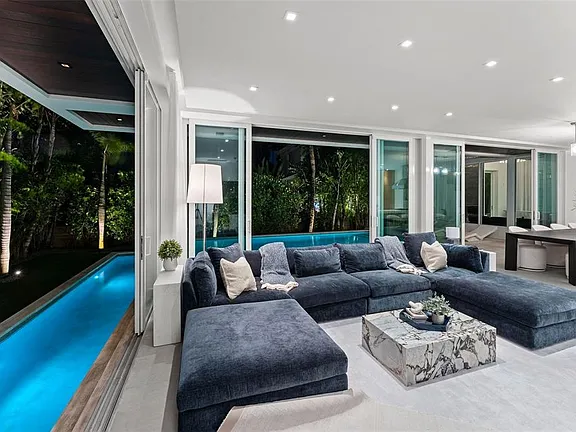 $2,147,483,647 4433 N Bay Rd, Miami Beach, FL 33140