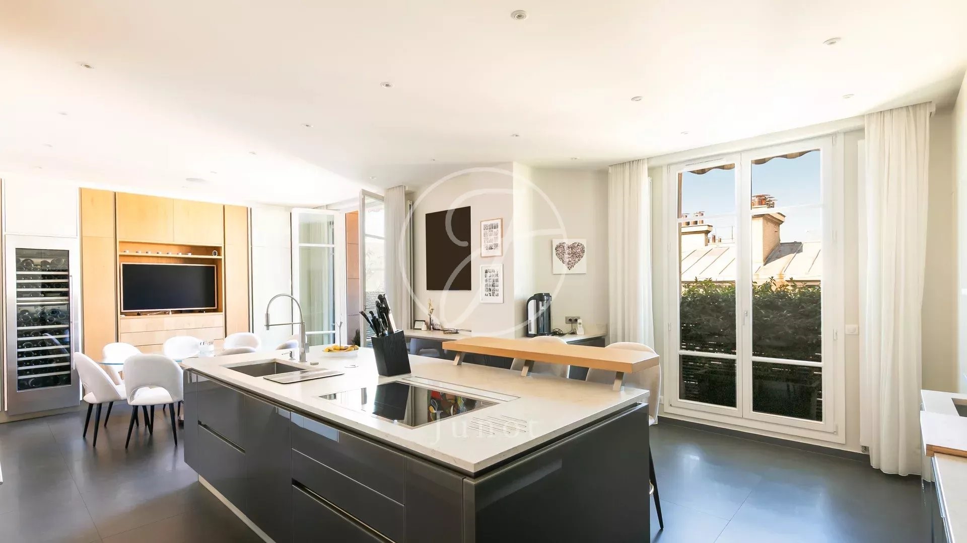 Apartment 10 Rooms • 332.2 m² Muette Nord, Paris 16ème for sale