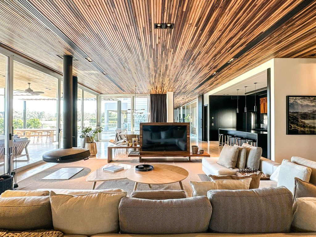 7 Bedroom Luxury Detached House for sale in Buenos Aires, Argentina