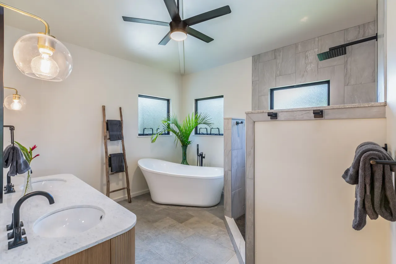 3bed 3.5bath 2,468sqft2,468 square feet 0.27acre lot in Hawaii state