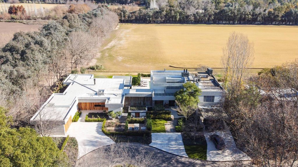 7 Bedroom Luxury Detached House for sale in Buenos Aires, Argentina