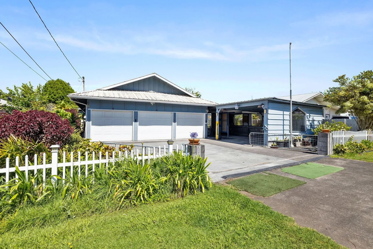 4bed 2.5bath 1,660sqft1,660 square feet 7,841sqft lot in Hawaii state