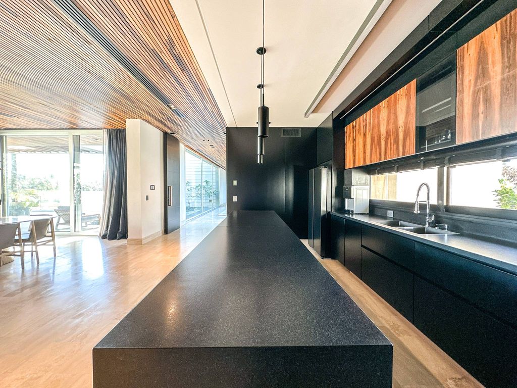 7 Bedroom Luxury Detached House for sale in Buenos Aires, Argentina