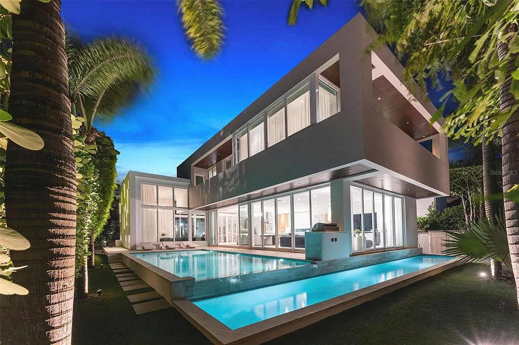 $2,147,483,647 4433 N Bay Rd, Miami Beach, FL 33140