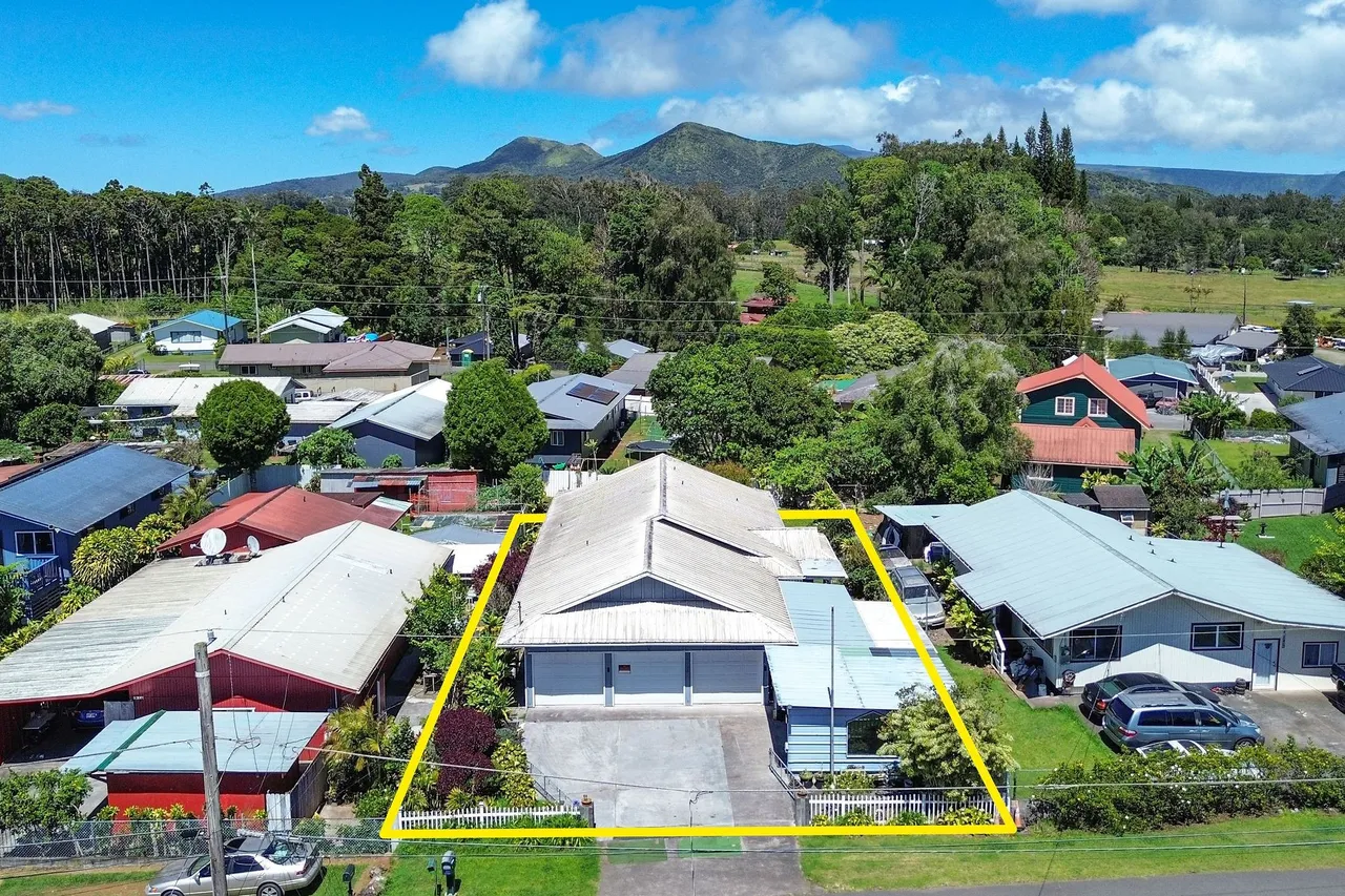 4bed 2.5bath 1,660sqft1,660 square feet 7,841sqft lot in Hawaii state