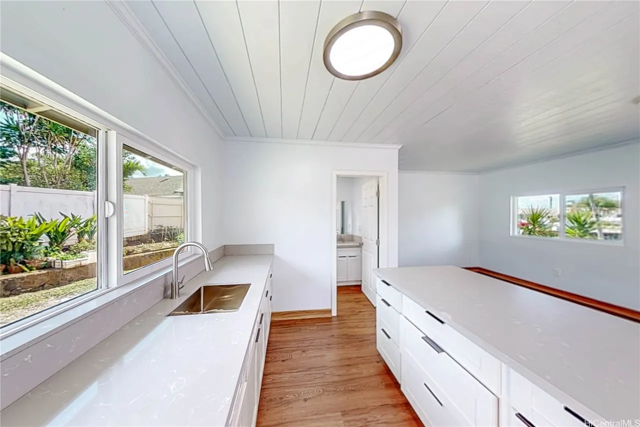 4bed 4bath 1,404sqft For sell in Hawaii