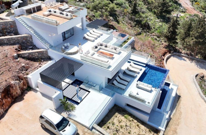 4 bedroom luxury Villa for sale in Chania, Crete