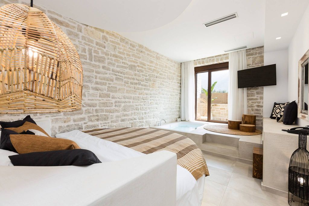 6 bedroom luxury Villa for sale in Rethymno, Greece