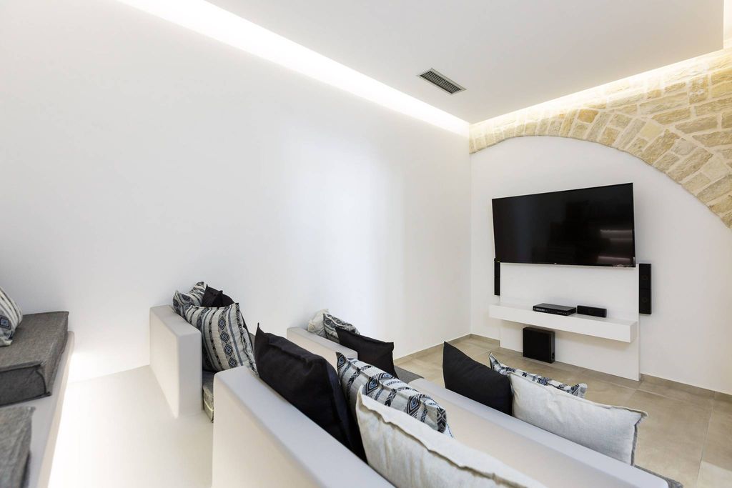 6 bedroom luxury Villa for sale in Rethymno, Greece