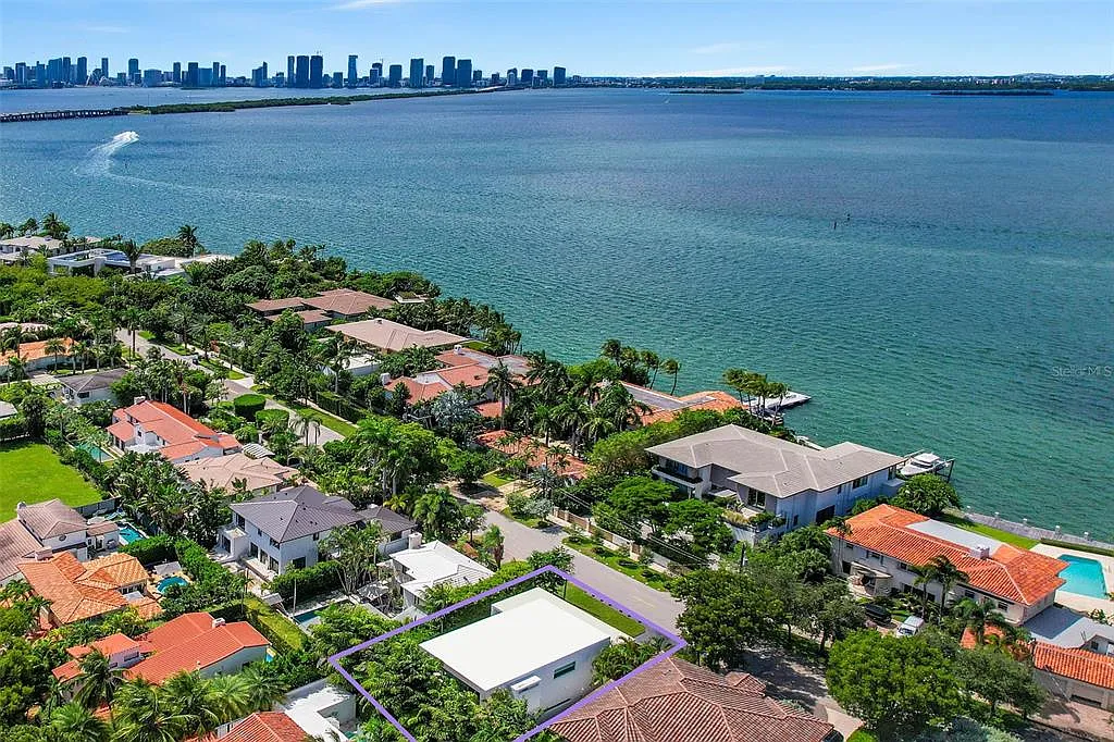 $2,147,483,647 4433 N Bay Rd, Miami Beach, FL 33140