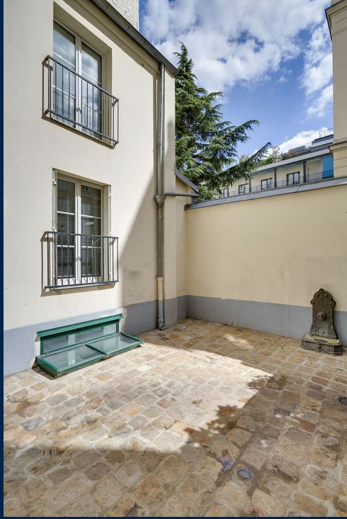 3 bed Rooms 47 m² for sale in Paris 16 france